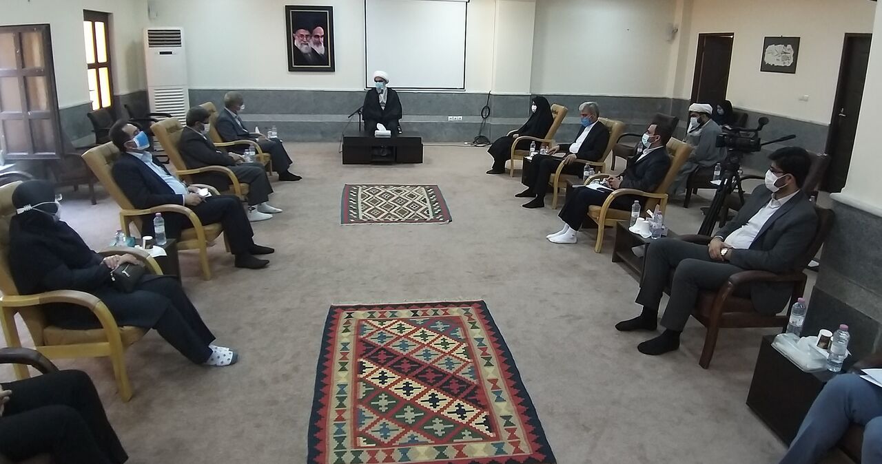 دشمنان برای ایجاد احساس بی‌نیازی نسبت به قرآن برنامه دارند