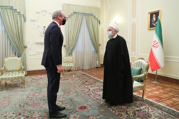 Iran president receives Irish FM