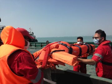مانور امداد و نجات دریایی دربندرعباس