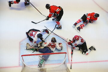 La finale du 12e championnat de hockey sur glace en Iran