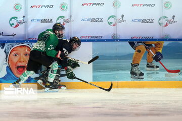 La finale du 12e championnat de hockey sur glace en Iran