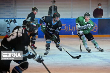 La finale du 12e championnat de hockey sur glace en Iran