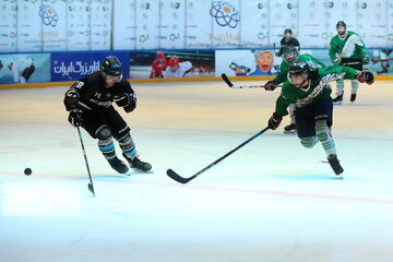 La finale du 12e championnat de hockey sur glace en Iran