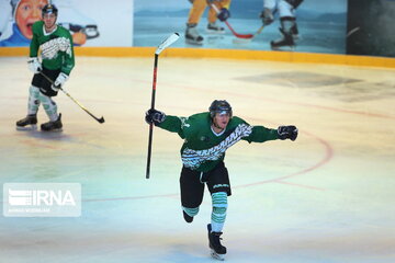 La finale du 12e championnat de hockey sur glace en Iran