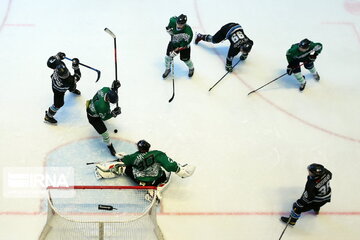 La finale du 12e championnat de hockey sur glace en Iran