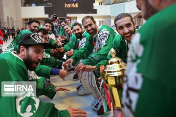 La finale du 12e championnat de hockey sur glace en Iran