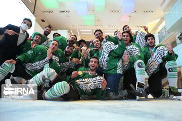 La finale du 12e championnat de hockey sur glace en Iran