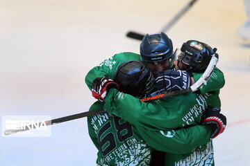 La finale du 12e championnat de hockey sur glace en Iran