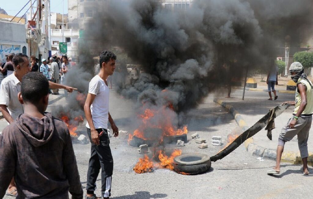 خشم از نیروهای وابسته به عربستان، مردم عدن را به خیابان‌ها کشاند 