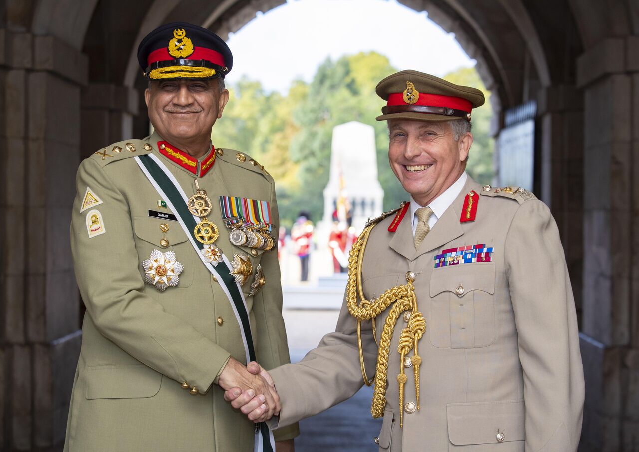 سفر فرمانده ارتش انگلیس به پاکستان