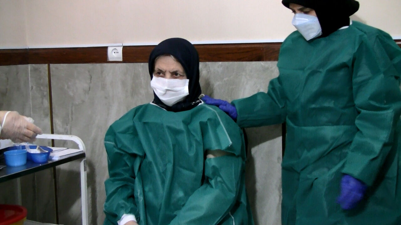 افق روشن سلامت با آغاز واکسیناسیون سالمندان در آذربایجان شرقی