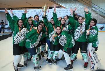 Finale de la compétition de patinage artistique féminin en Iran