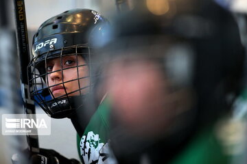 Competiciones femeninas de hockey sobre hielo en Teherán
