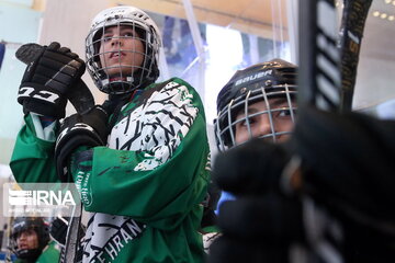 Competiciones femeninas de hockey sobre hielo en Teherán
