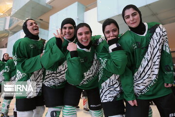 Competiciones femeninas de hockey sobre hielo en Teherán
