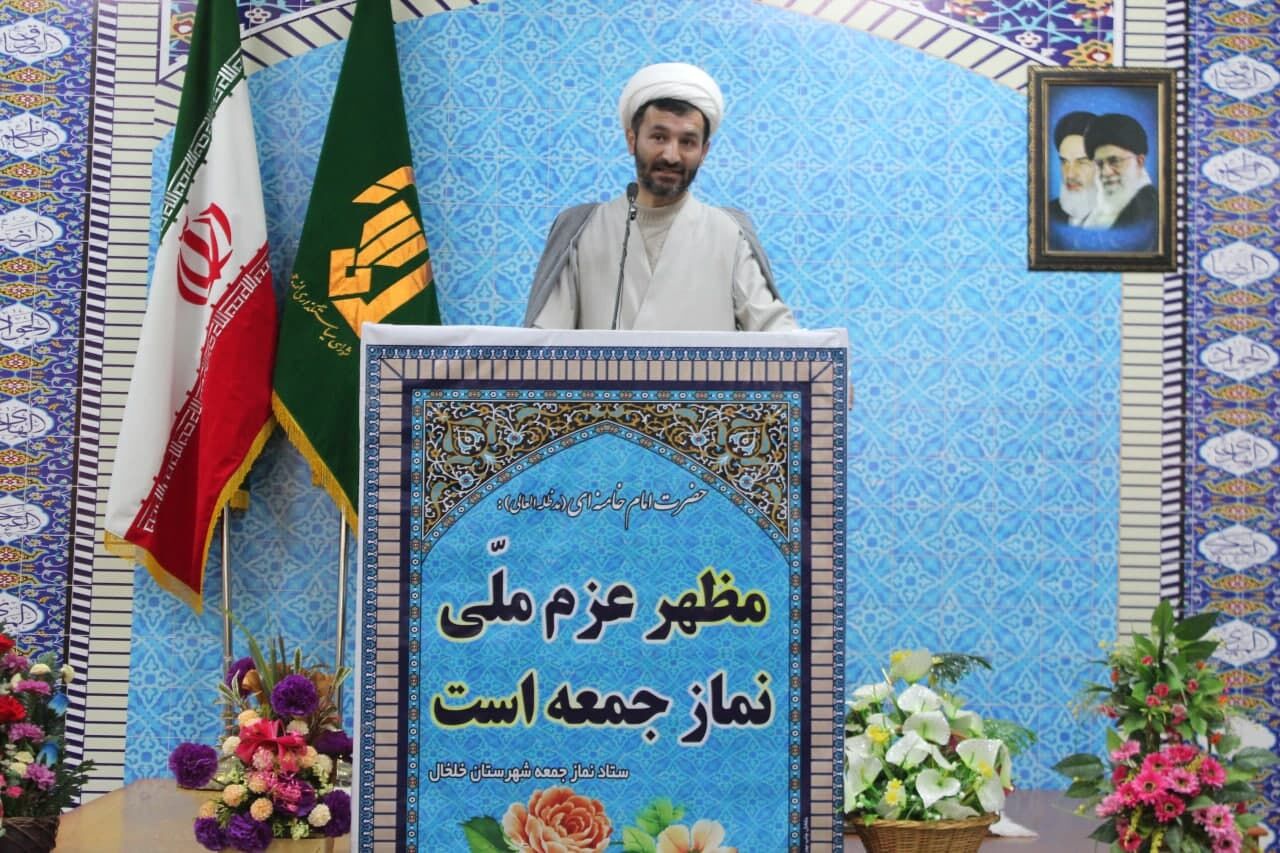 امام جمعه موقت خلخال کسبه را به رعایت انصاف فراخواند