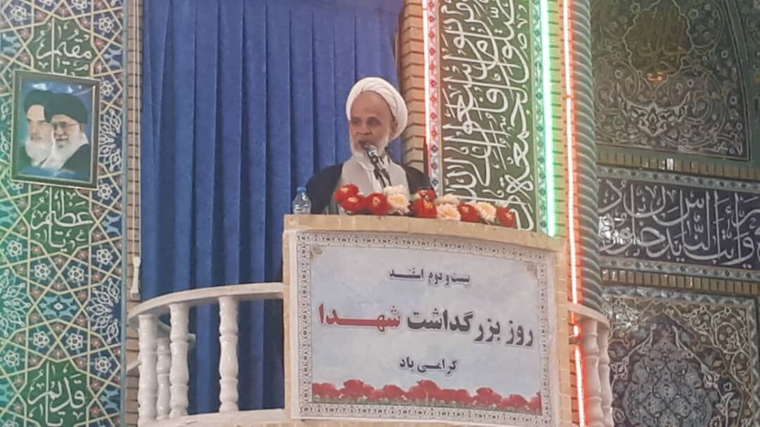 خطیب جمعه کرمان:کسی وارد انتخابات شود که بتواند برای مردم فداکاری کند 