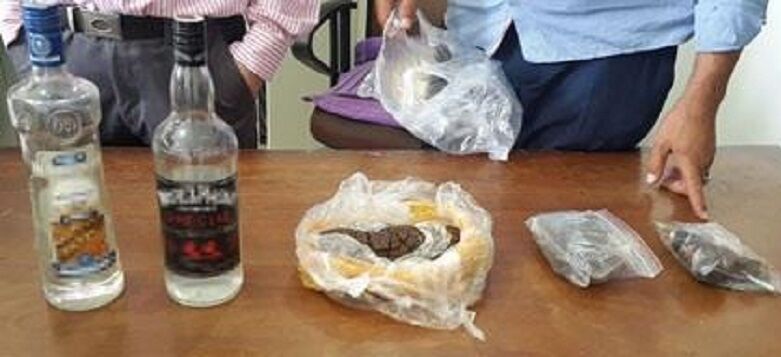 کشف اسلحه و مواد مخدر در چاراویماق 