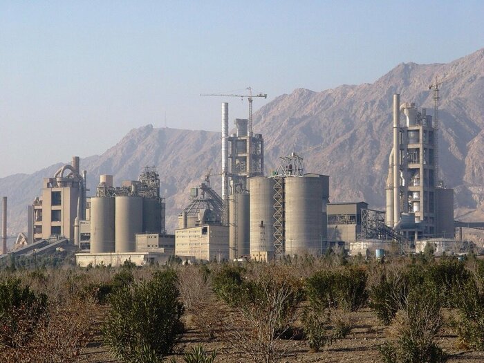 کارخانه‌های سیمان اصفهان خواهان تجدید نظر قیمت‌گذاری دستوری‌ هستند