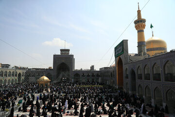 Le sanctuaire de l'Imam Reza à Machhad accueille le festival Nowruz
