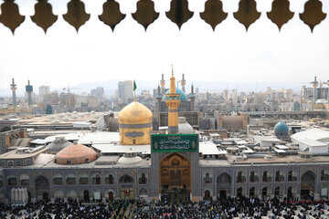 Le sanctuaire de l'Imam Reza à Machhad accueille le festival Nowruz
