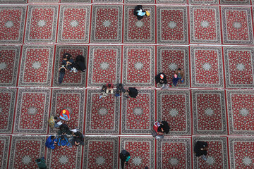 Le sanctuaire de l'Imam Reza à Machhad accueille le festival Nowruz
