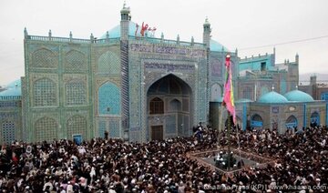 آغاز جشن نوروز در افغانستان؛ پرچم امام علی(ع) به اهتزاز درآمد