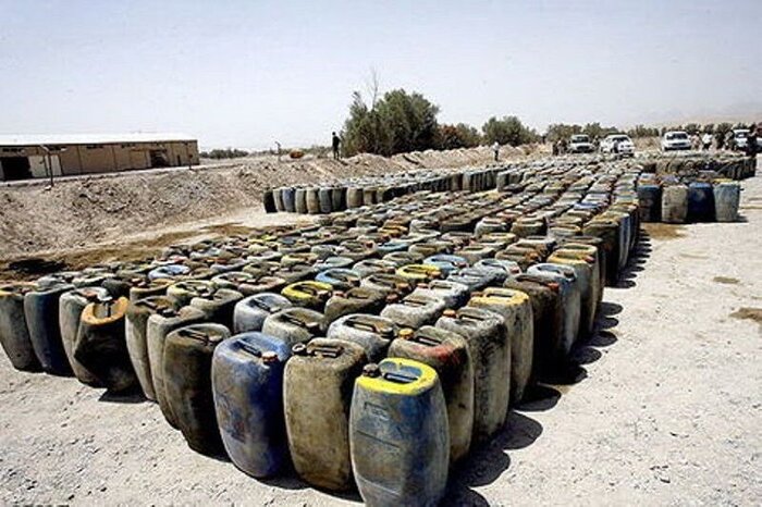 ۶۸ هزار و ۳۰۰ لیتر سوخت قاچاق در بندر بوشهر کشف شد