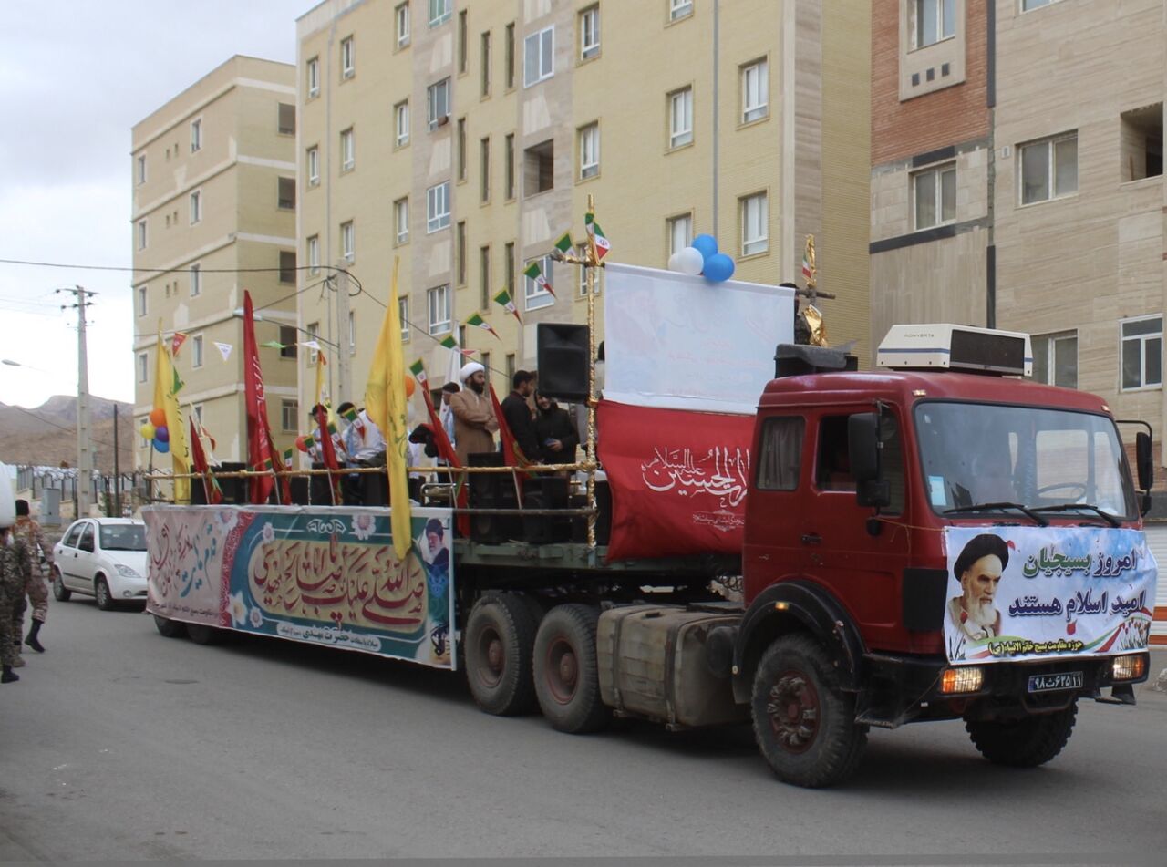 کاروان مهدوی در مشهد به راه افتاد