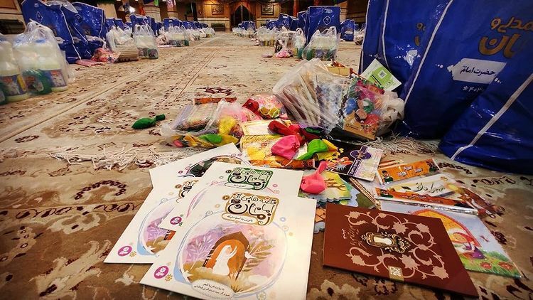 ۴۰ ایستگاه شادی و اهدای تبرکات مهدوی در زنجان بر پا شد