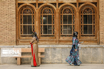 Asef Vaziri Mansion; tourist attraction in western Iran