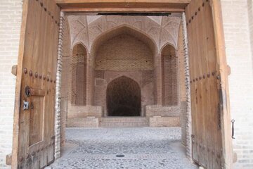 Le caravansérail Shah Abbasi à Meybod de Yazd