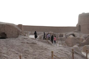 Le caravansérail Shah Abbasi à Meybod de Yazd