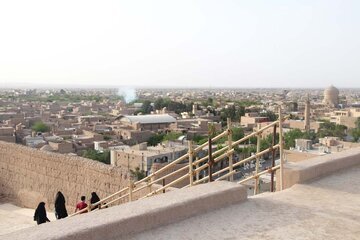 Le caravansérail Shah Abbasi à Meybod de Yazd