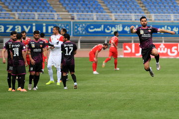 لیگ برتر فوتبال/مسابقه پدیده مشهد و پرسپولیس تهران