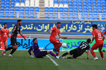 لیگ برتر فوتبال/مسابقه پدیده مشهد و پرسپولیس تهران