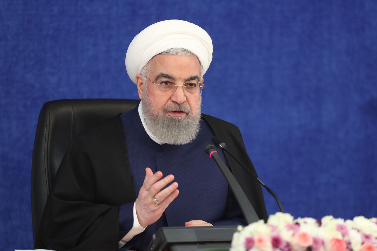 Рухани высоко оценил противостояние иранского народа экономическому давлению