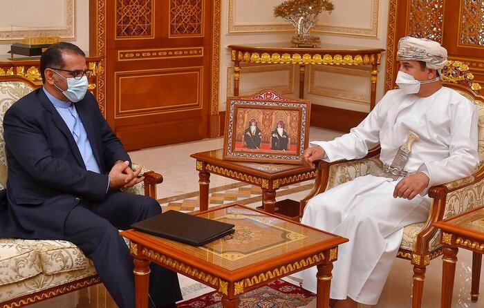 ایران و عمان درباره توسعه مناسبات مشترک گفت و گو کردند