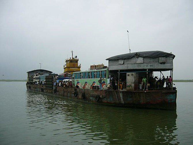 غرق کشتی بنگلادشی ده ها کشته و مفقود برجای گذاشت