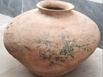 یک بانوی کرمانی اثری تاریخی و پنج هزار ساله را به موزه رضوی اهدا کرد