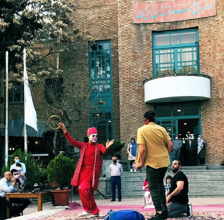 دفاع معاونت فرهنگی شهرداری تهران از حذف چهره حاجی فیروز