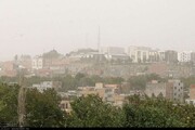 گرد و خاک آسمان شهرهای جنوب آذربایجان‌غربی را فرا گرفت