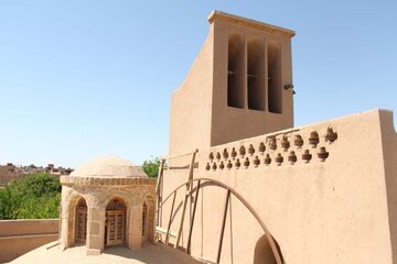 La maison historique Salar à Meybod