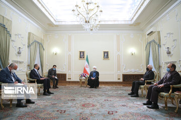 En image, le Chef de la diplomatie russe reçu par le Président Rohani et son homologue iranien