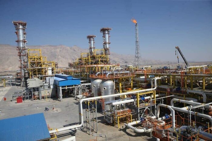 غرب کرمانشاه در زمینه نفت و گاز ظرفیت بزرگی برای پیشرفت و توسعه دارد