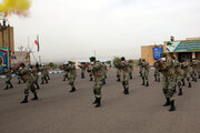 İran'da Ordu Günü münasebetiyle düzenlenen askeri geçit töreninden kareler