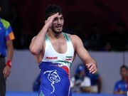 Iran’s wrestling genius gifts his gold medal to families of COVID-19 victims