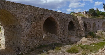 Le pont historique de Pataveh, un héritage de l'époque safavide