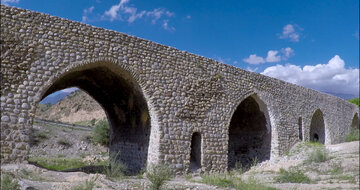 Le pont historique de Pataveh, un héritage de l'époque safavide