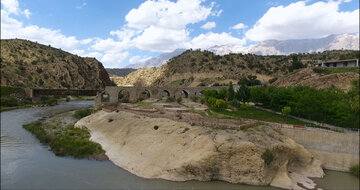 Le pont historique de Pataveh, un héritage de l'époque safavide